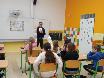 e5f42cb8-1f1e-4f92-82cf-8aa17c282537