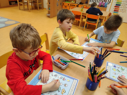 práce s psacím náčiním