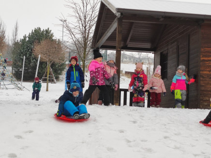 hry na zimní zahradě